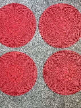 Set of 4 Round Bright Berry Red Textured Placemats